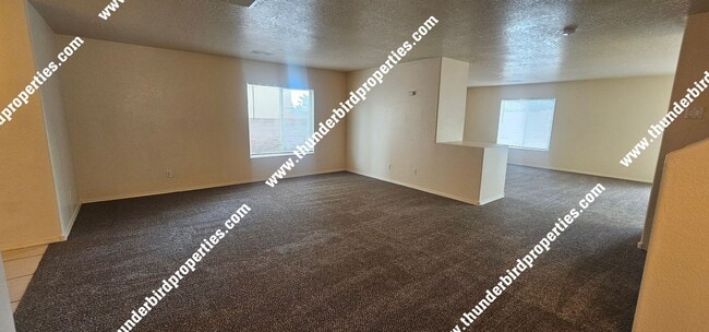 Building Photo - Spacious 4 bedroom, 3 bathroom in Ventana ...