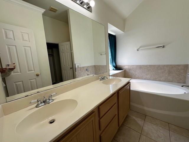 Building Photo - 1826 Lake Travis Dr