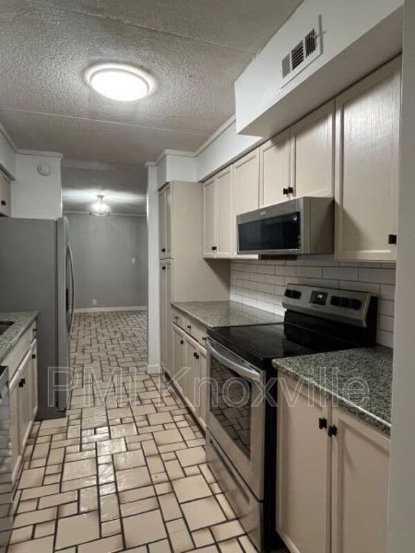 Building Photo - 456 Berlin Dr