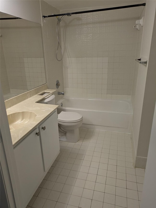 Building Photo - 9799 Westview Dr