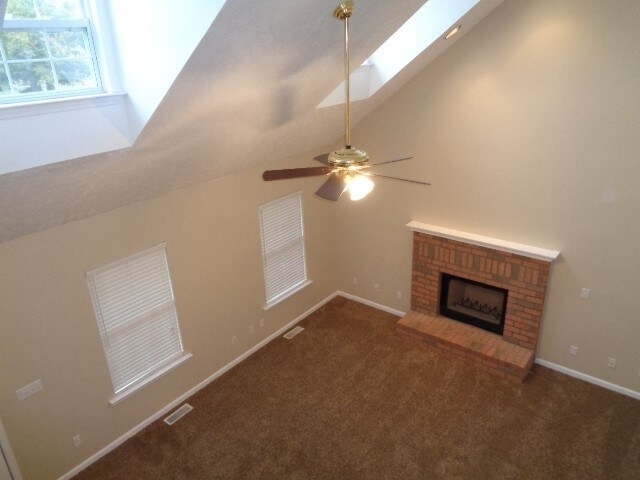 Building Photo - 114 Louise Dr