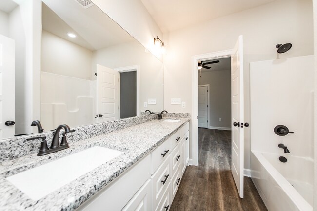 Building Photo - 17304 Hollow Pine Dr