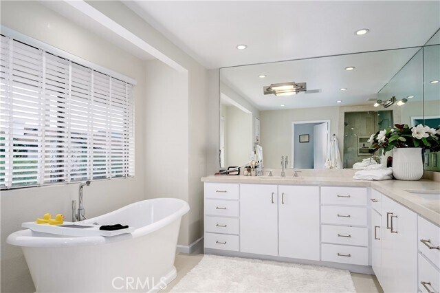 Building Photo - 1359 Southwind Cir