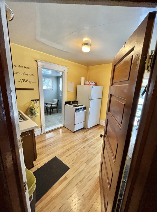 411 Dodge St. Houghton MI 49931 411 Dodge St Houghton MI 49931 Apartment Finder