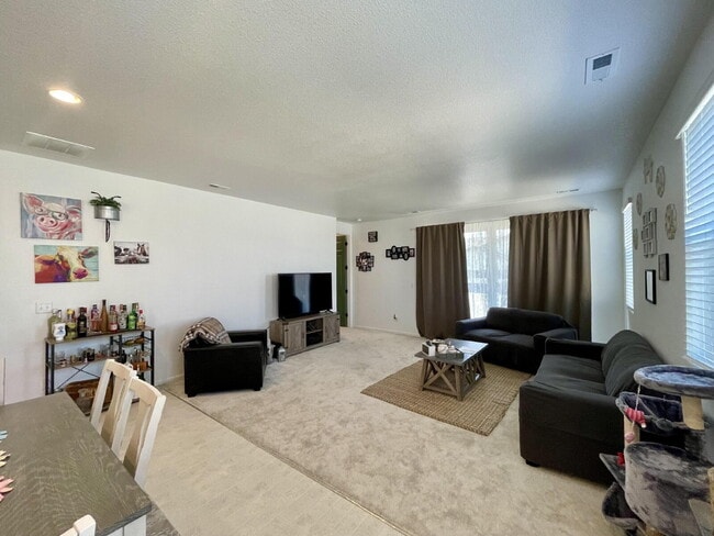 Building Photo - Charming One-Story Rancher with Bonus Room...