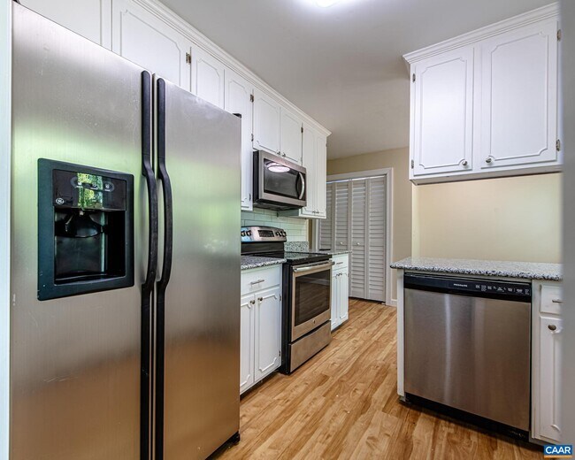 Building Photo - 337 Carrsbrook Dr