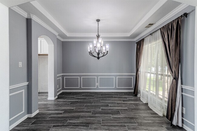 Building Photo - 6219 St Rosalia Dr