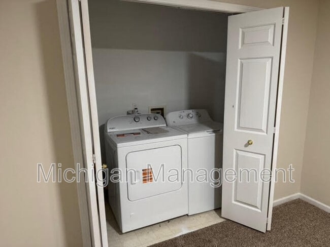 Building Photo - 4790 Maddie Ln