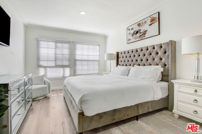 Building Photo - 1335 S Roxbury Dr