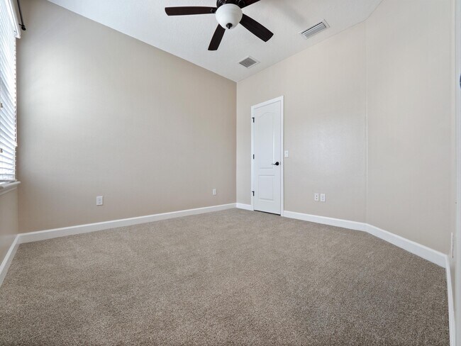 Building Photo - 1442 Resolute St