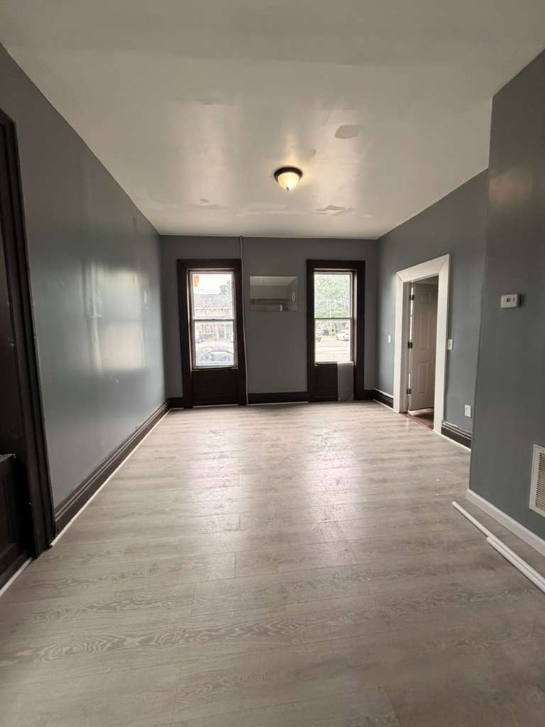 Building Photo - 722 2nd Ave