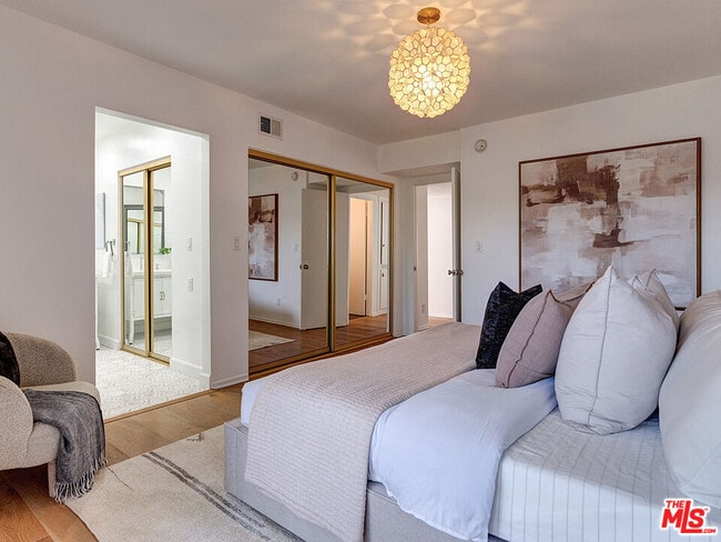 Building Photo - 4776 La Villa Marina