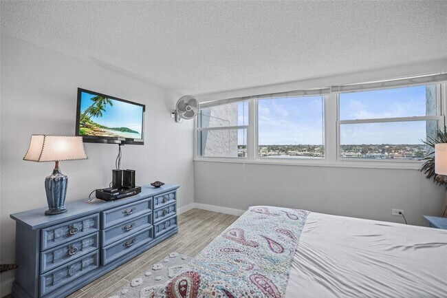 Building Photo - 500 Treasure Island Causeway