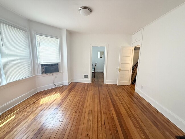 Building Photo - 242 Pusey Ave