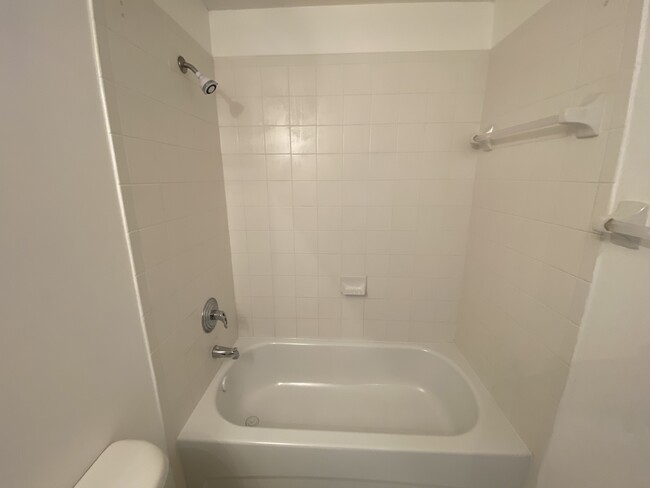 Building Photo - 2921 SE 12th Rd