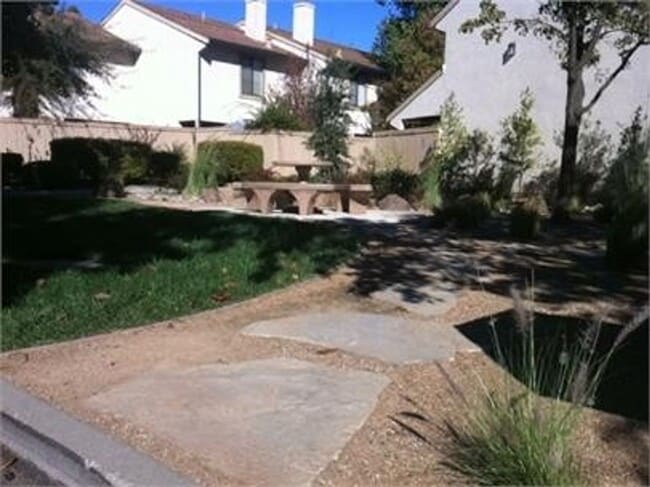 Building Photo - Spacious 2 story 4 bed. 2 bath condo