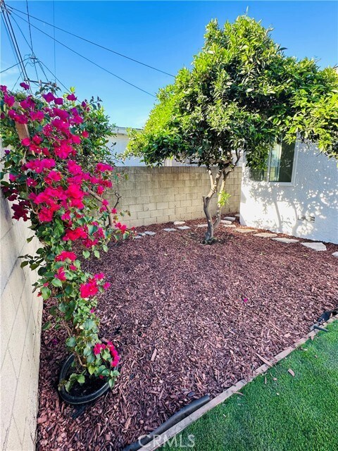 Building Photo - 3634 Caspian Ave