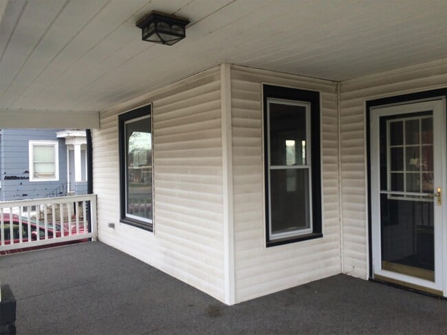 Building Photo - 438 Locust St