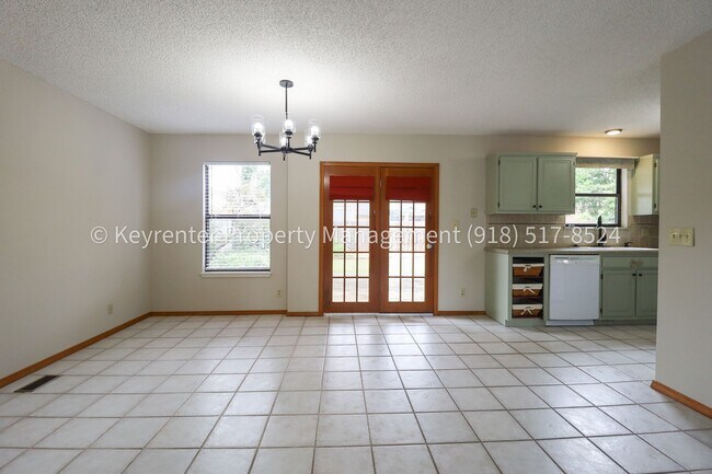 Building Photo - Recently Updated 3 Bed 2.5 Bath in Bixby - Move in Ready!