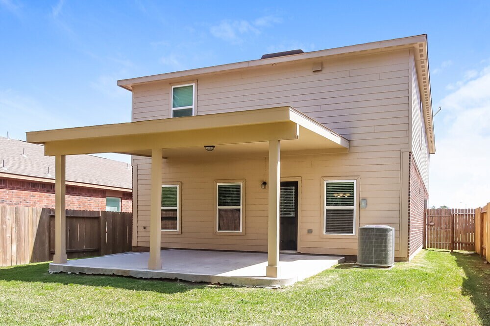 Building Photo - 21235 Slate Bend Dr