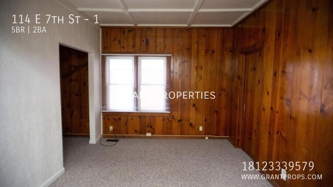 Building Photo - 114 E 7th St