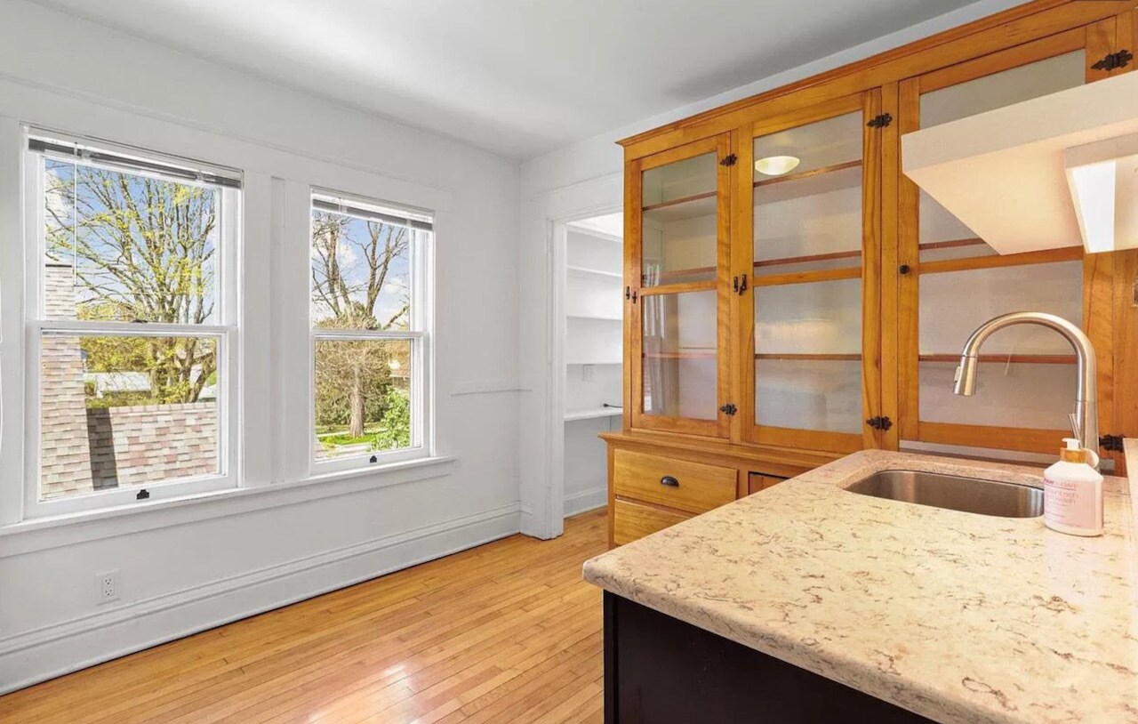 Kitchen - 707 S Dickinson St