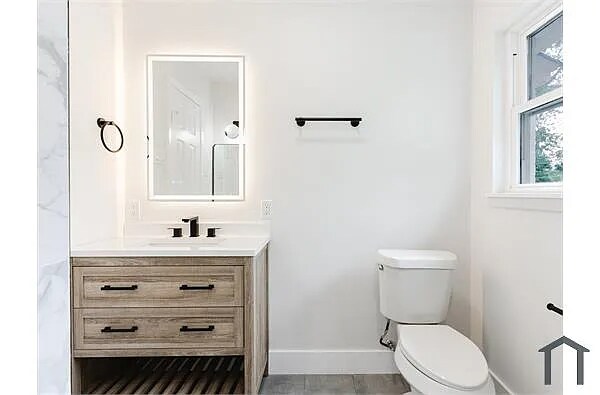 Building Photo - 10307 Pinecrest Dr