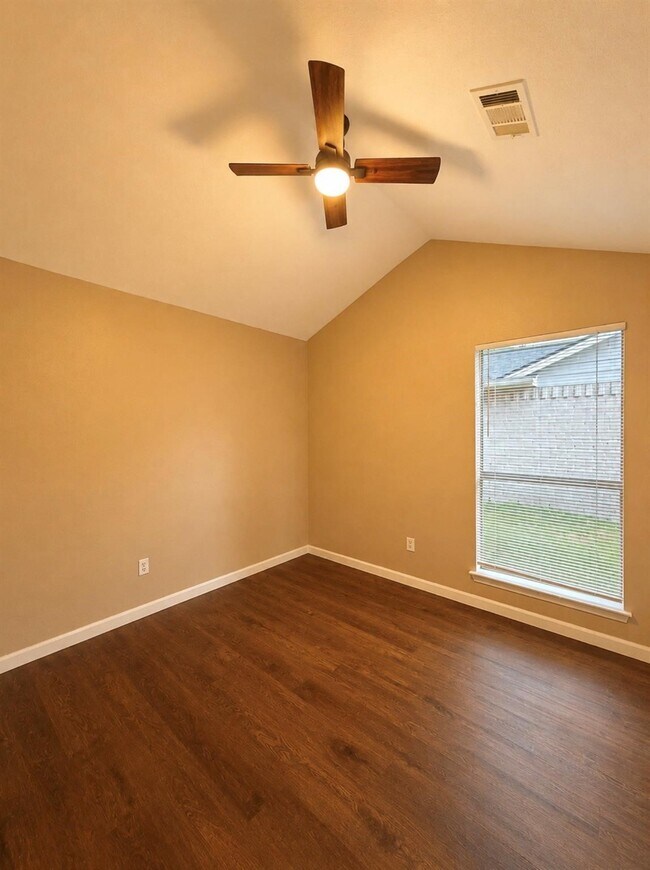 Building Photo - 7310 Arista Dr