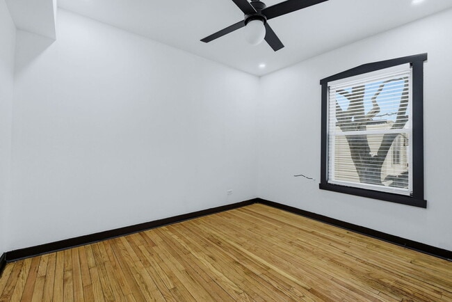 Building Photo - 131 E 72nd St