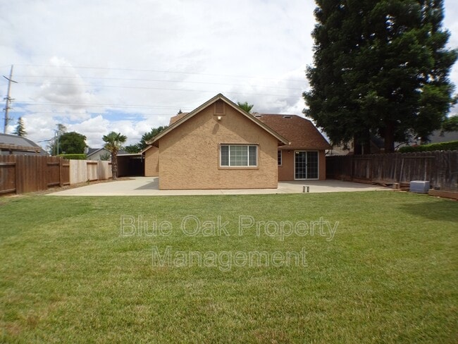 Building Photo - 1011 Lupin Ave