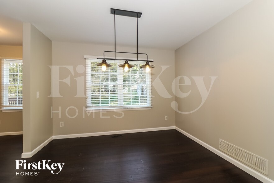 Building Photo - 189 Michael St