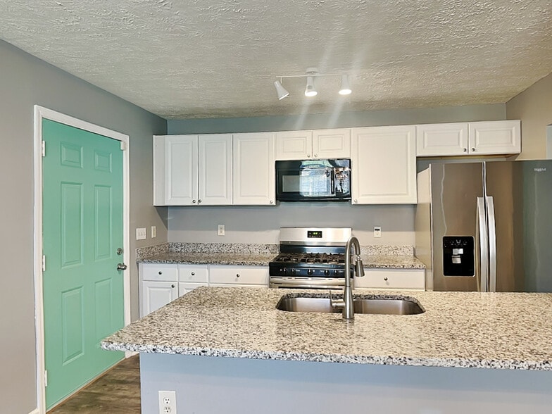 Building Photo - 249 Chappell Rd NW