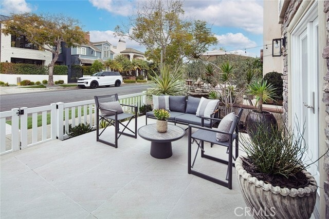 Building Photo - 410 Acacia Ave