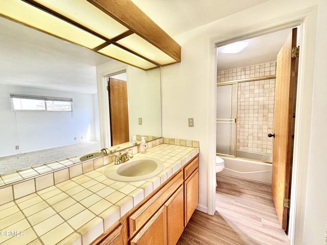 Building Photo - 272 Cahuenga Dr