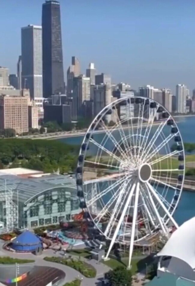 Building Photo - 2721 W Congress Pkwy