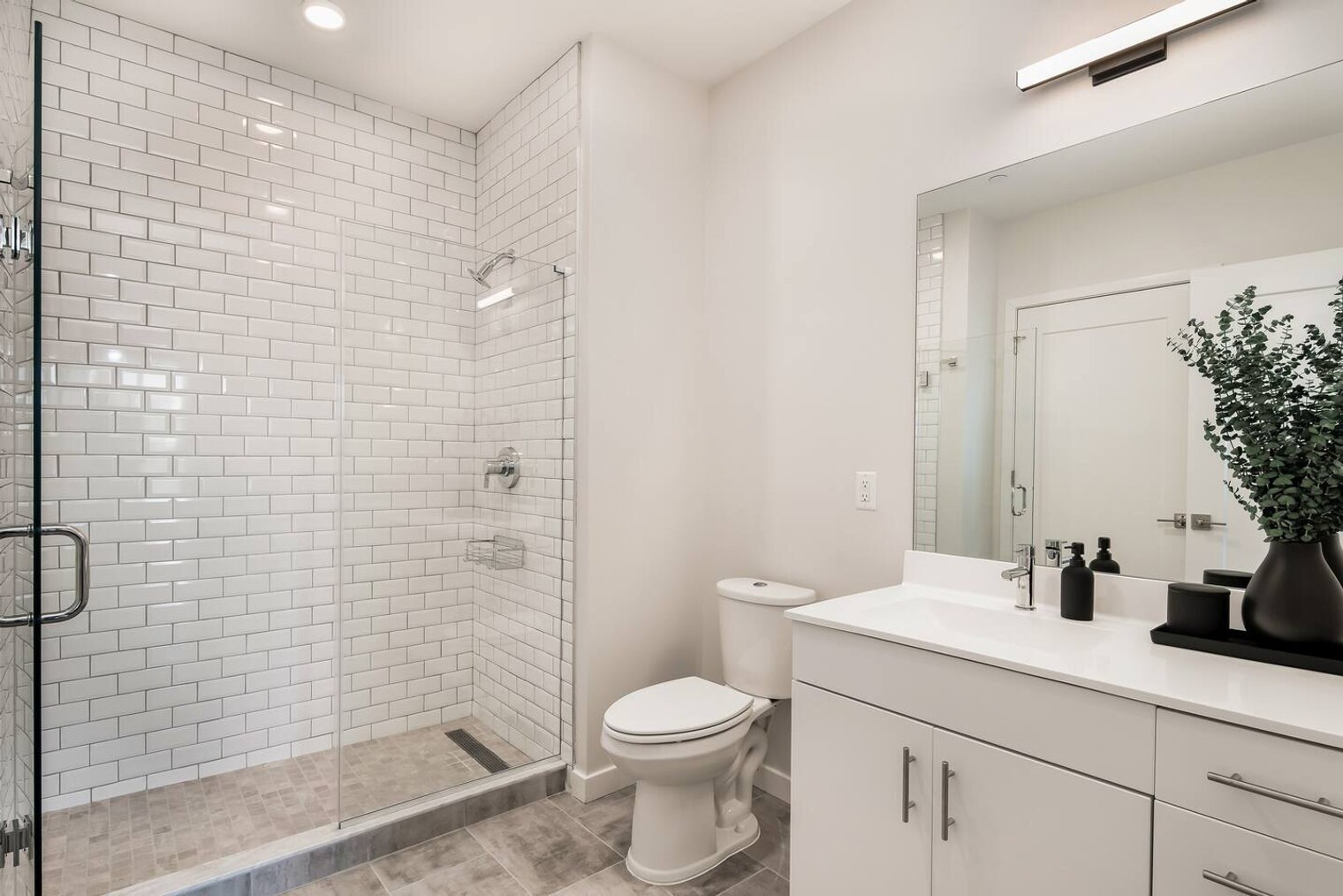 Building Photo - 9 Tower Ln