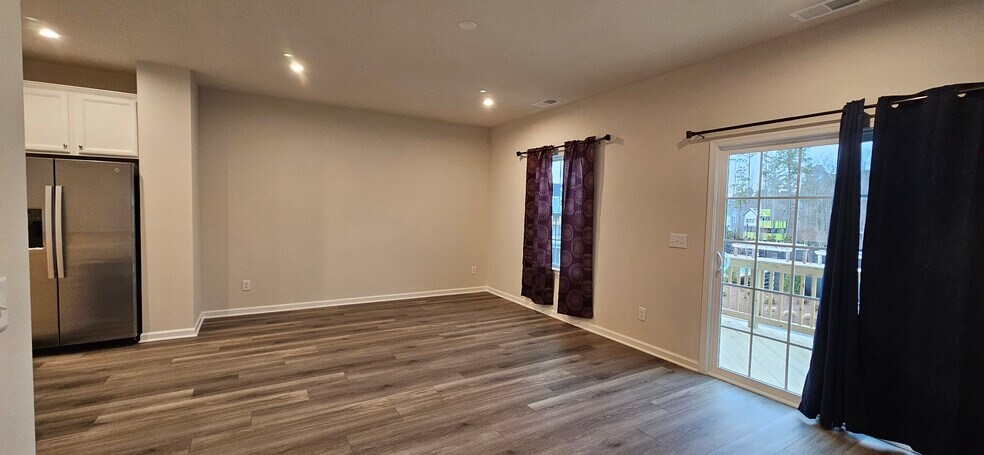 Building Photo - 504 Whitehall Cir