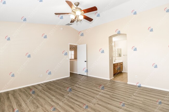 Building Photo - Entertainers home in Acacia Landing!