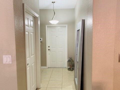 Building Photo - 4948 SW 136th Ave