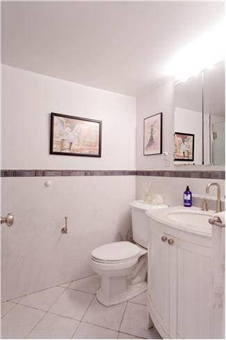 Building Photo - 100 W 57th St