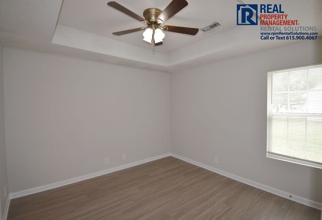 Building Photo - Adorable 2bd 2 ba home with fenced in yard and attached garage!