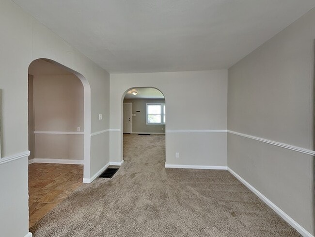 Building Photo - 1601 W Northgate St