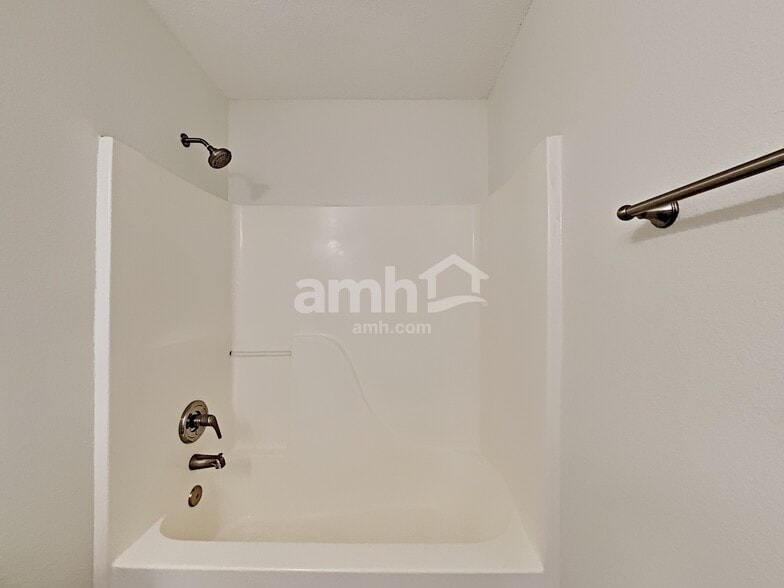 Building Photo - 2613 Newtons Crest Cir