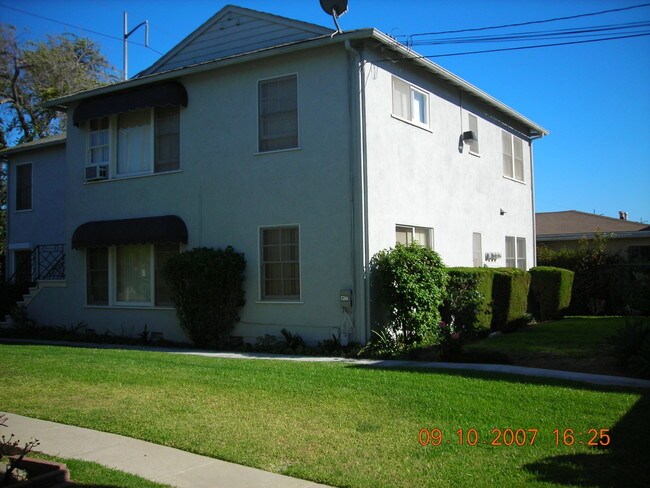 Building Photo - 7045-7049 S La Cienega Blvd