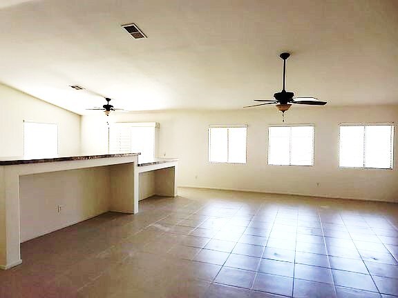 Building Photo - 41618 Petersfield Rd