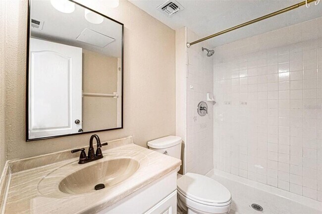 Building Photo - 5567 Sea Forest Dr