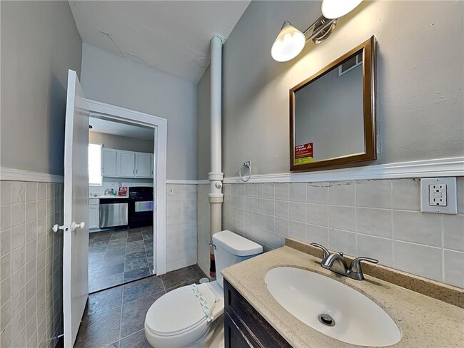 Building Photo - 52 22nd Ave NE