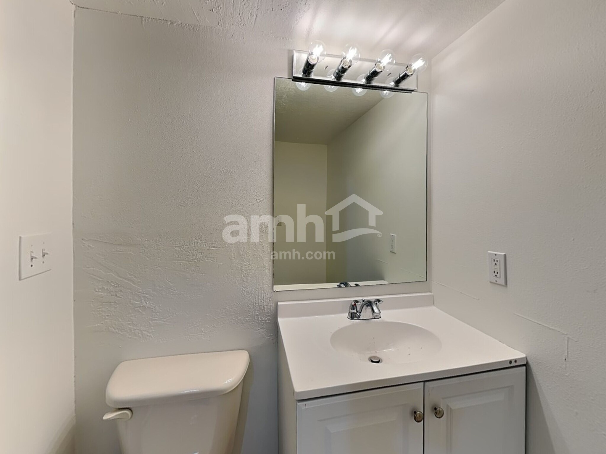 Building Photo - 14354 S Debrian Way