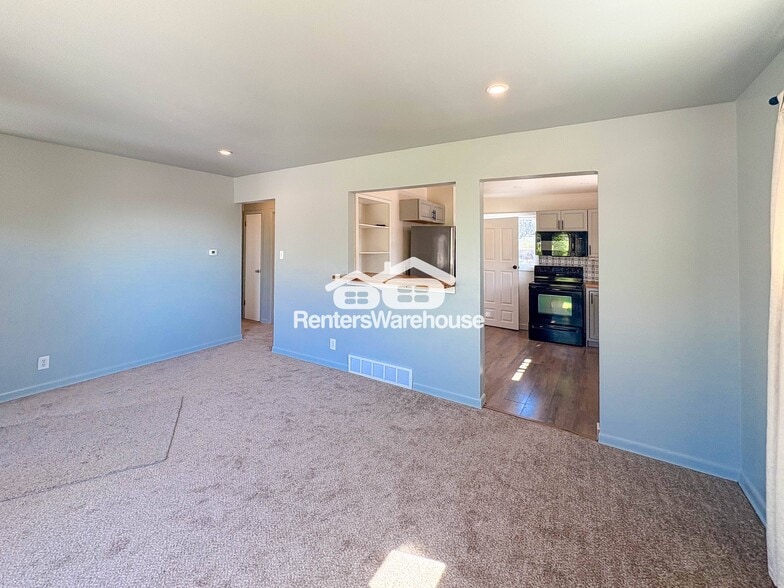 Building Photo - 441 Jennie Dr