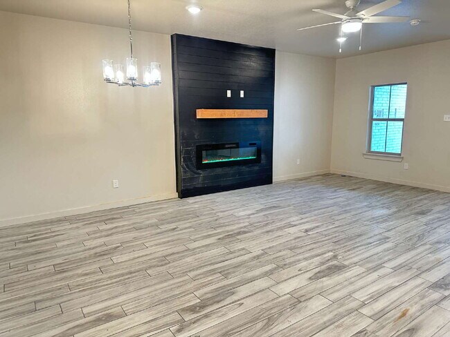 Building Photo - Brand new townhomes in Frenship East!